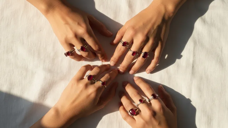 Mix and match avec des bagues rubis